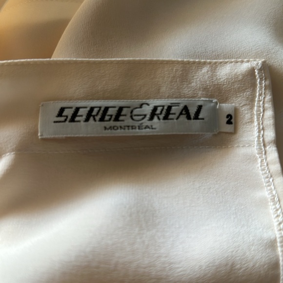 SILK “SERGE & RÉAL” CRÊPE DE CHINE V NECK BLOUSE with PEARL & SILVER BUTTONS - Picture 7 of 9